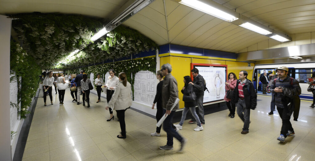 Agua Fresca de Rosas en el metro de Callao.