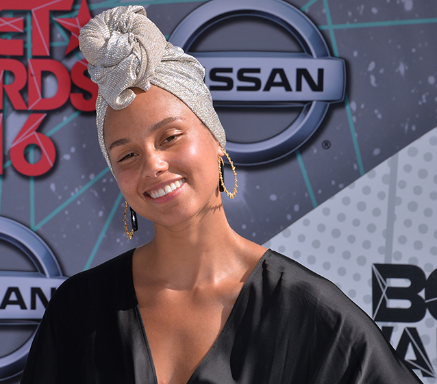 Alicia Keys lanza marca con Elf Beauty