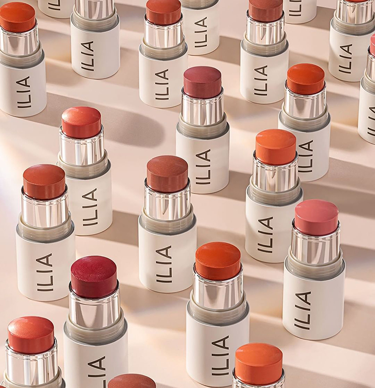 La familia Courtin-Clarins compra Ilia, marca americana de maquillaje