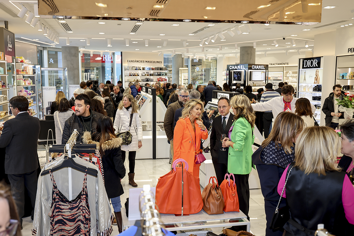 Perfumería Júlia y Lola Casademunt abren tienda en Andorra.