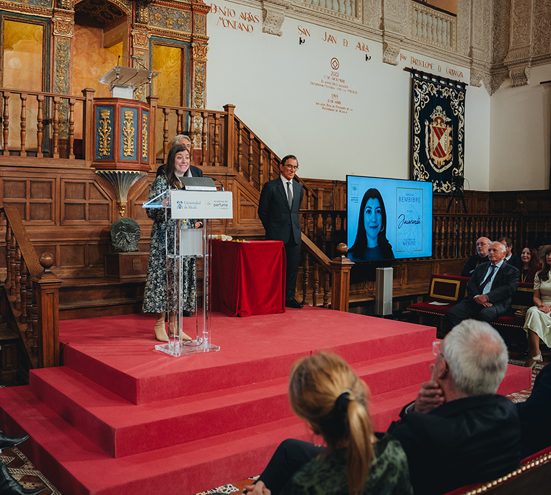 Cecilia Bembibre, profesora de patrimonio sostenible en University College London: sillón Jacaranda.