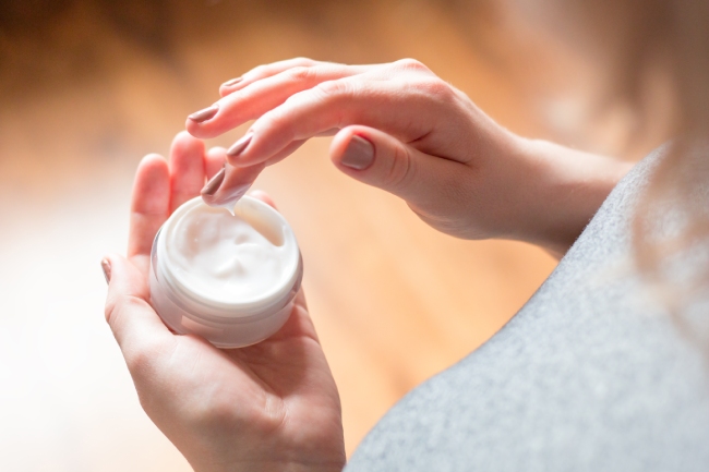 Reglamento retinol Comisión Europea, cambios del retinol en cosmética